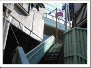 旧稲付川へ降りる階段